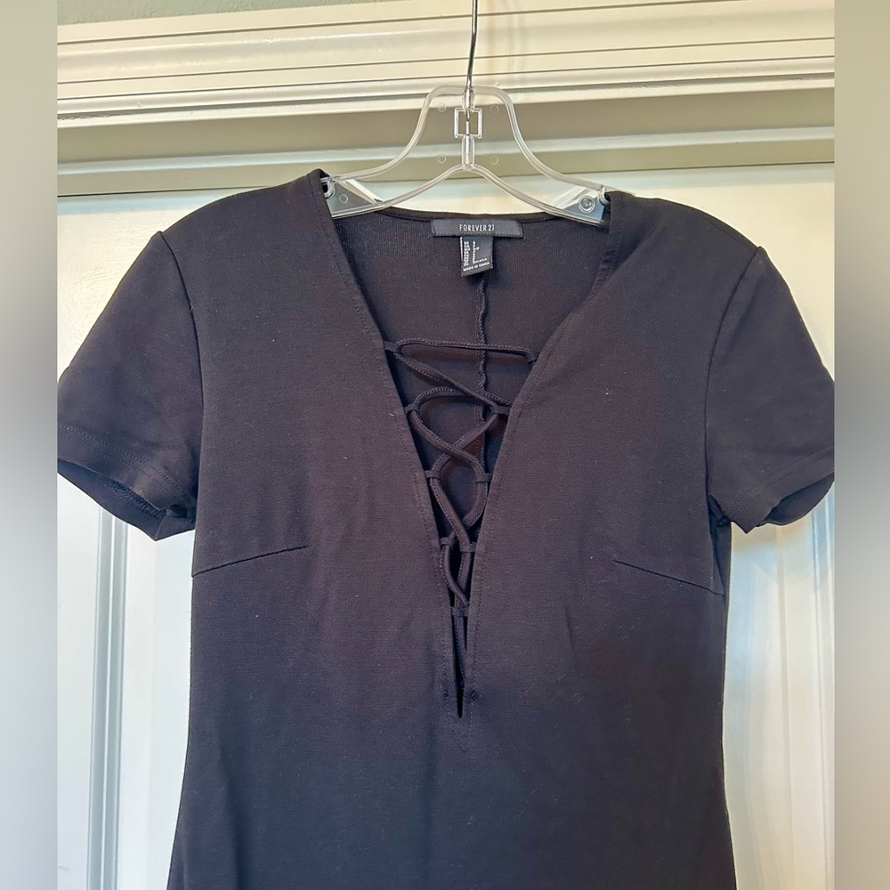 Forever21 - Adorable Black Open Neckline Dress - Perfect Condition! - Picture 2 of 4